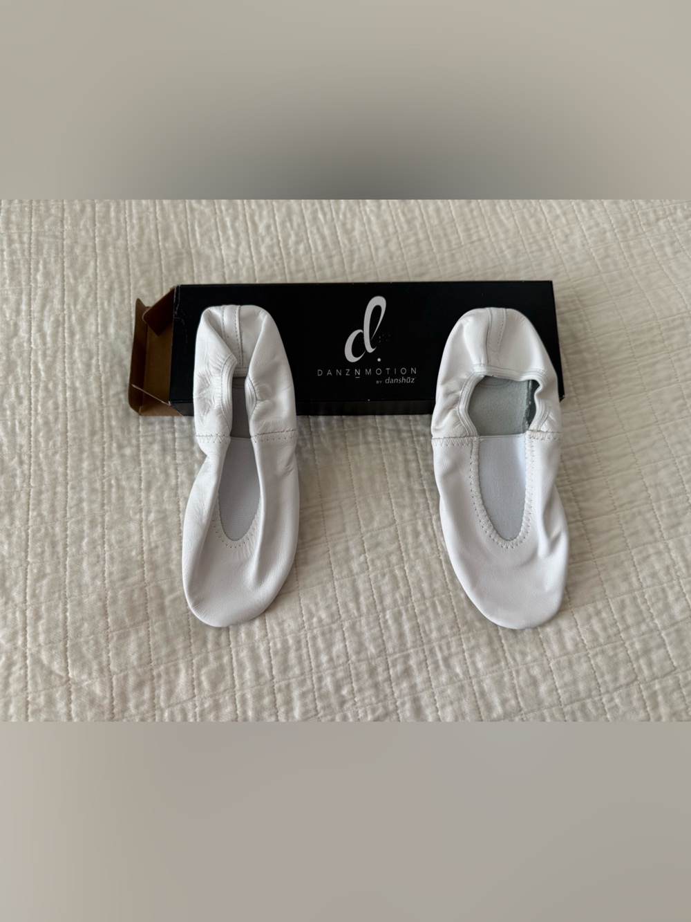 DanziMotion White Leather Ballet Gymnastics Slippers Size 5 New